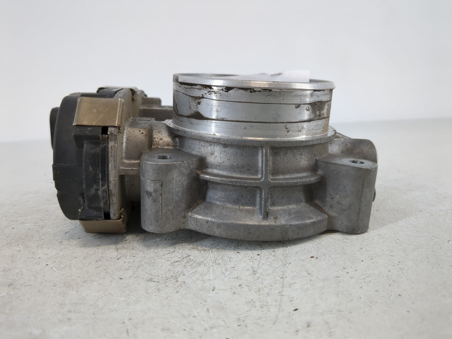 2007-2009 Saturn Aura Throttle Body P/N:RME72-2A Fits Fits 2007 2008 2009 2010 2011 2012 2013 2014 OEM Used Auto Parts - Oem