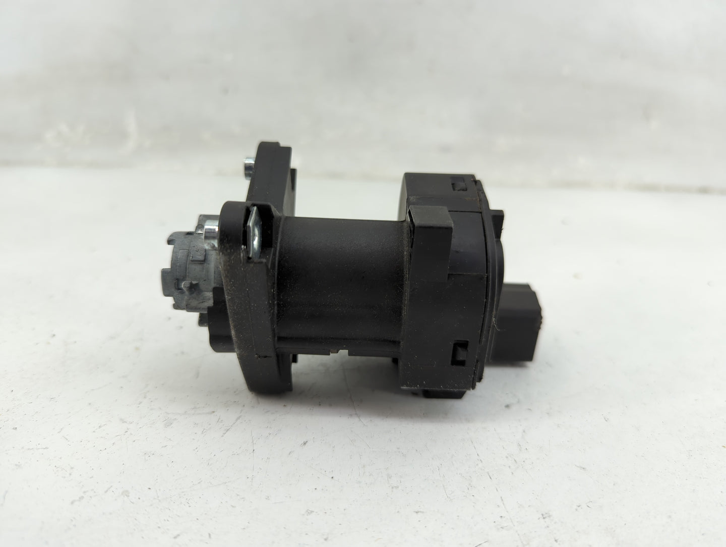 2007-2009 Saturn Aura Ignition Switch Oem - Oemusedautoparts1.com