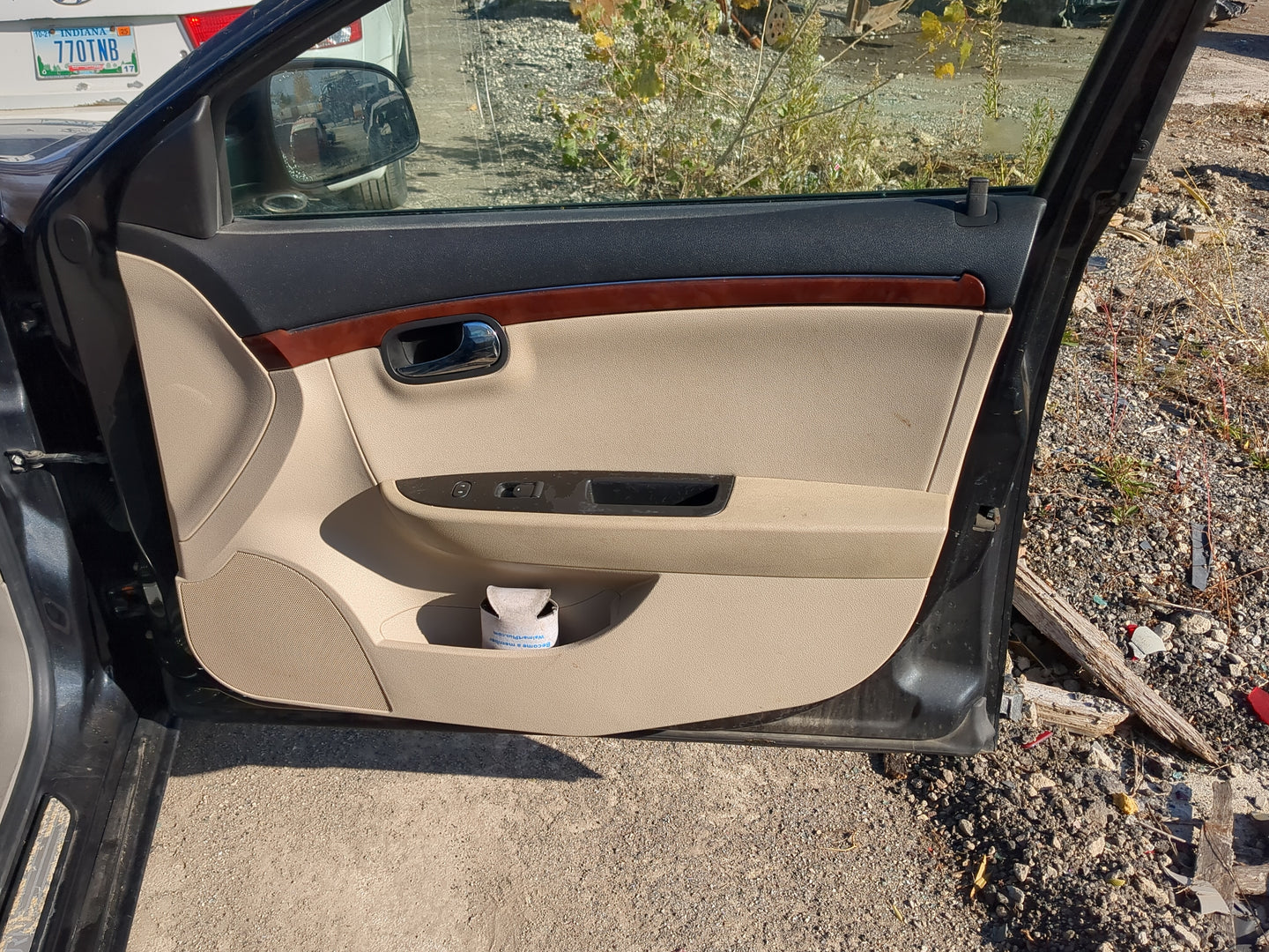 2008 Saturn Aura Front Right Passenger Interior Door Panel Trim - Oemusedautoparts1.com