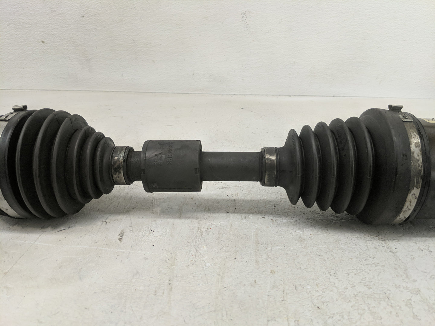 2007-2008 Saturn Aura Axle Shaft Front Driver Cv C/v - Oemusedautoparts1.com