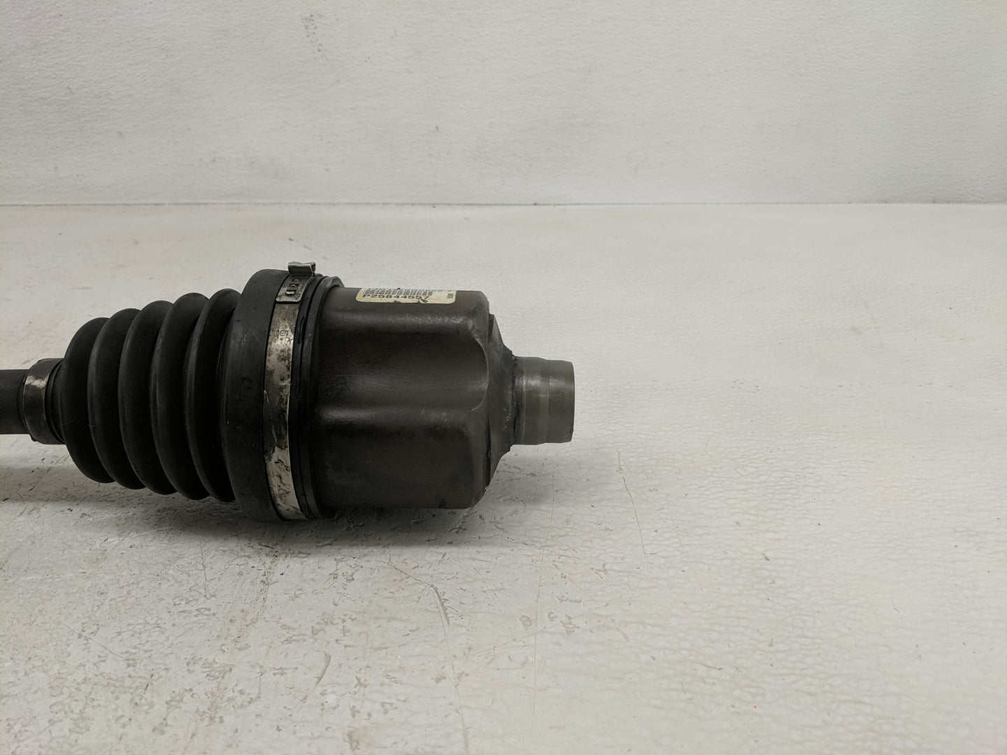 2007-2008 Saturn Aura Axle Shaft Front Driver Cv C/v - Oemusedautoparts1.com