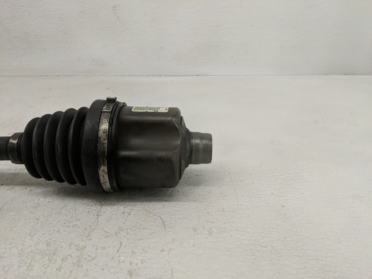 2007-2008 Saturn Aura Axle Shaft Front Driver Cv C/v - Oemusedautoparts1.com