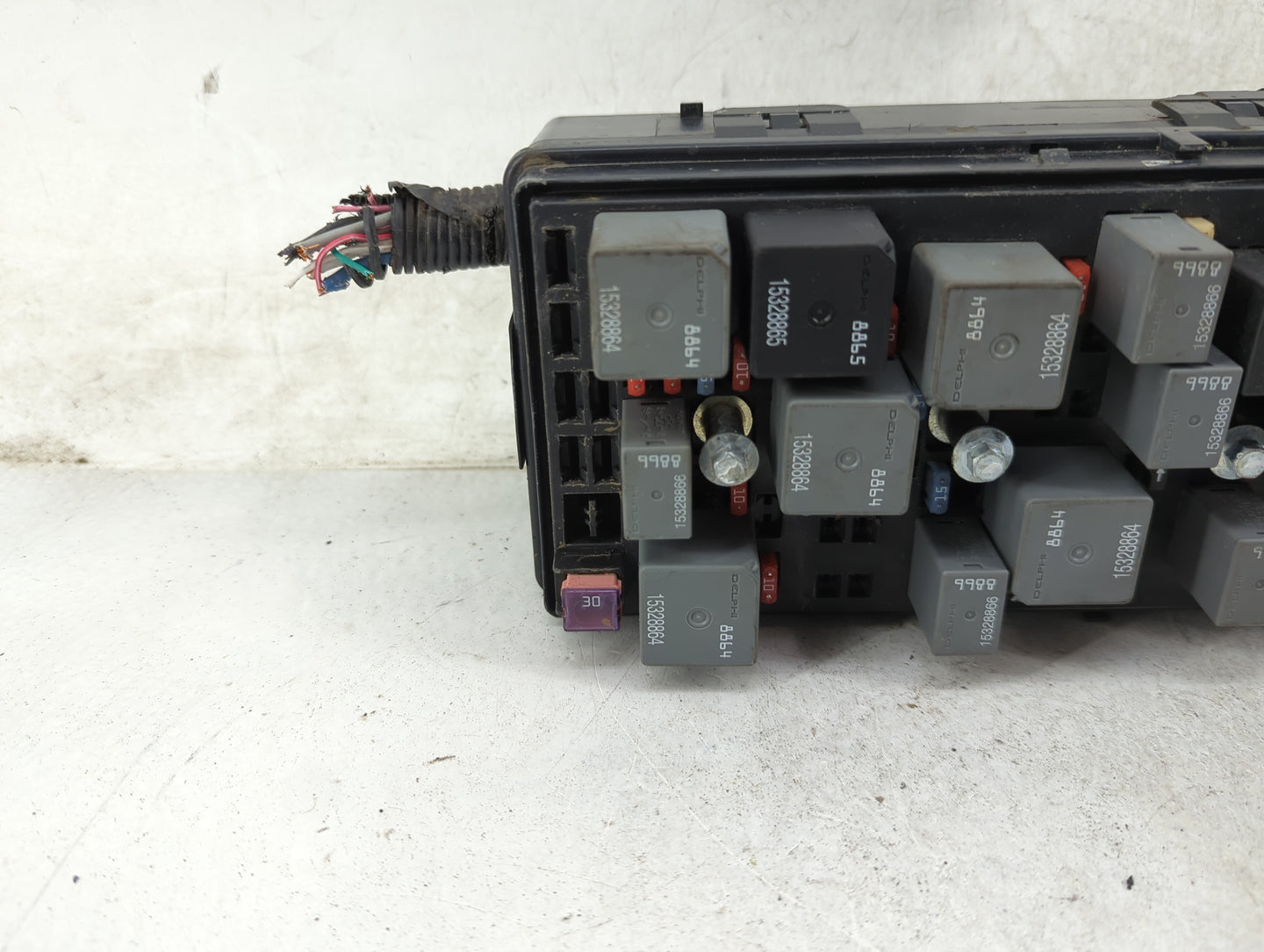 2008 Saturn Aura Fusebox Fuse Box Panel Relay Module P/N:13572722 Fits OEM Used Auto Parts - Oemusedautoparts1.com