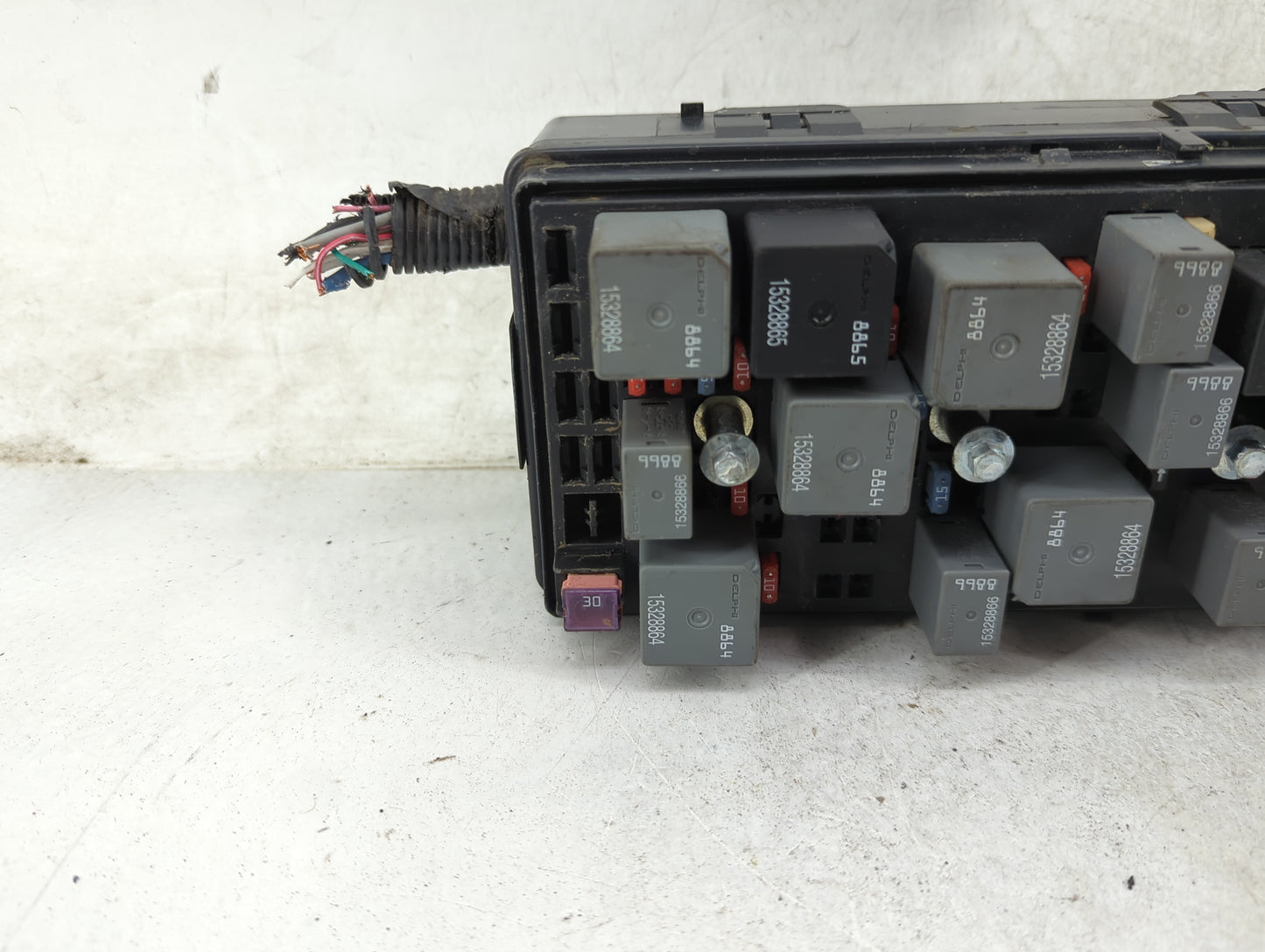 2008 Saturn Aura Fusebox Fuse Box Panel Relay Module P/N:13572722 Fits OEM Used Auto Parts - Oemusedautoparts1.com
