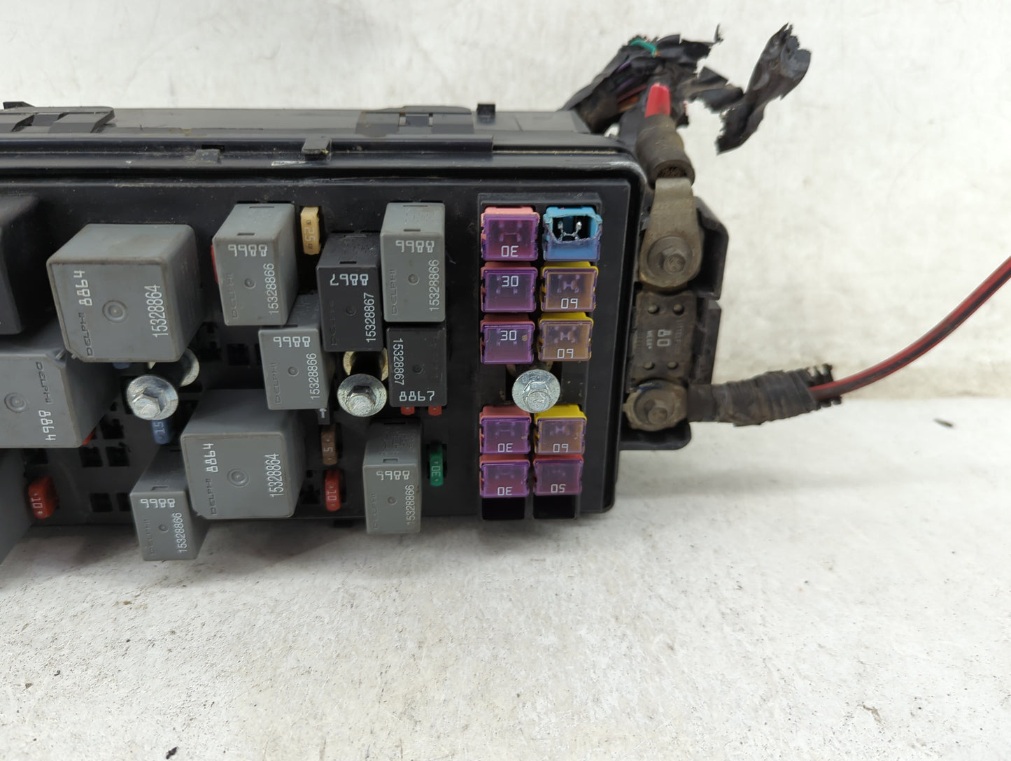 2008 Saturn Aura Fusebox Fuse Box Panel Relay Module P/N:13572722 Fits OEM Used Auto Parts - Oemusedautoparts1.com