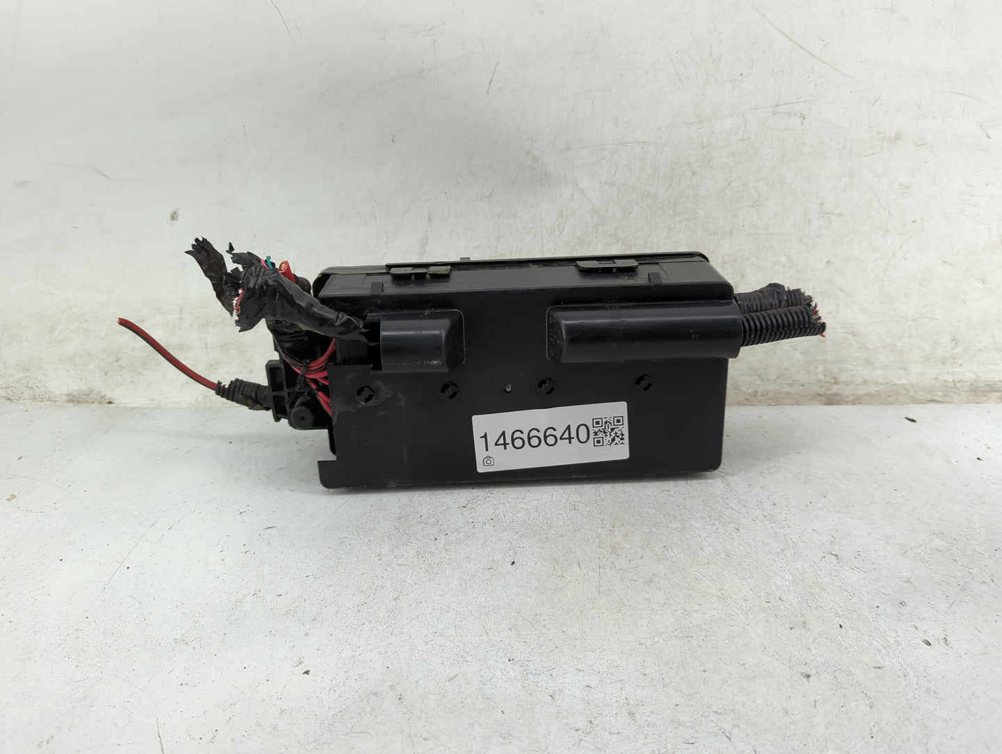 2008 Saturn Aura Fusebox Fuse Box Panel Relay Module P/N:13572722 Fits OEM Used Auto Parts - Oemusedautoparts1.com