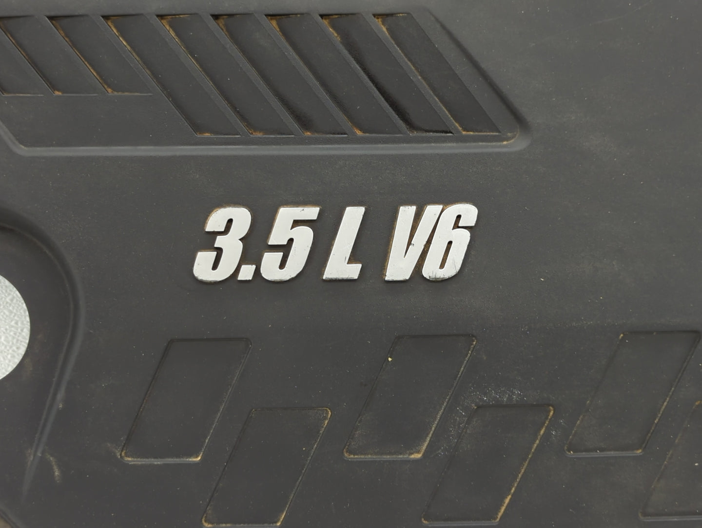 2008 Saturn Aura Engine Cover 435133 - Oemusedautoparts1.com