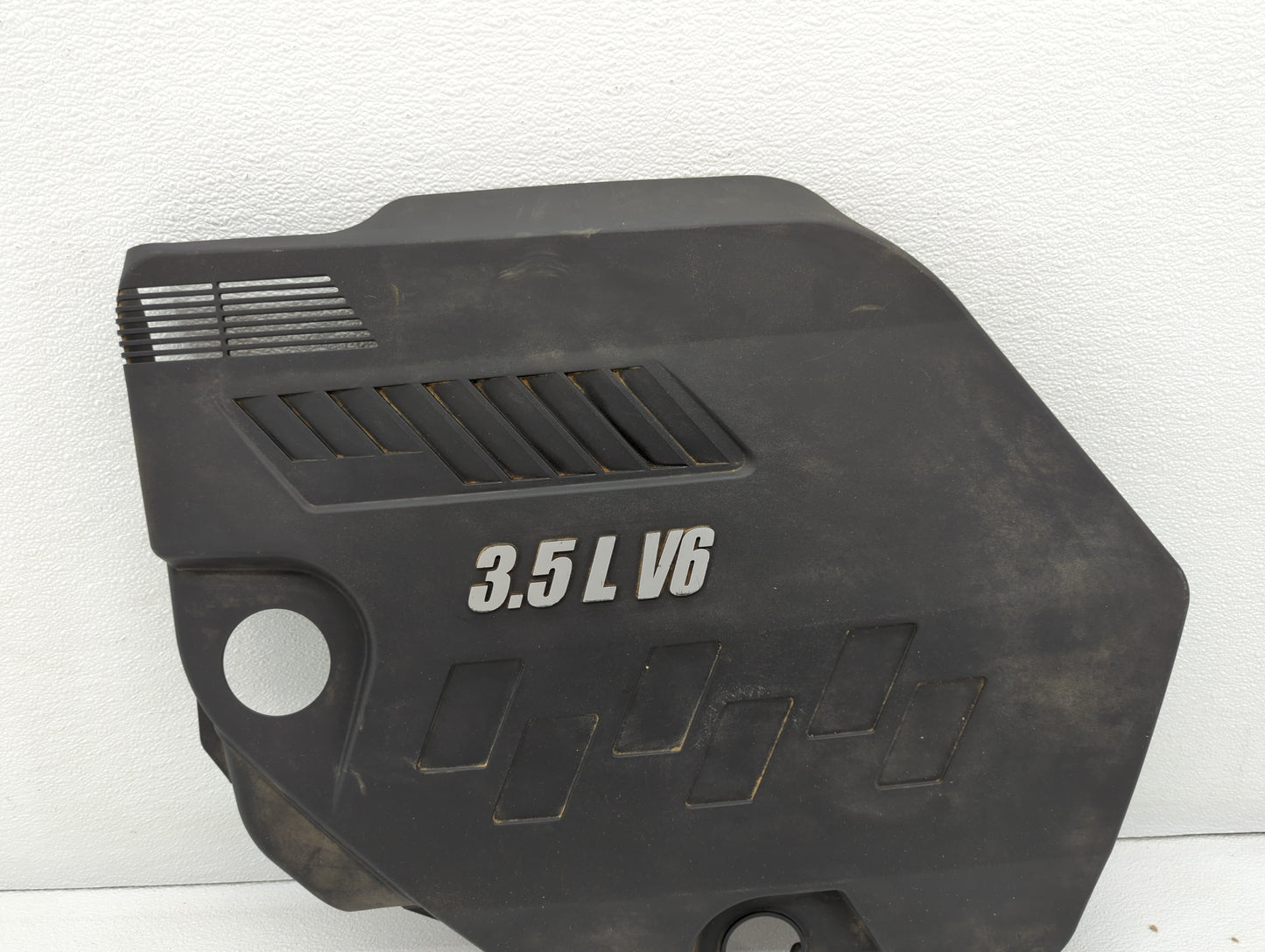 2008 Saturn Aura Engine Cover 435133 - Oemusedautoparts1.com