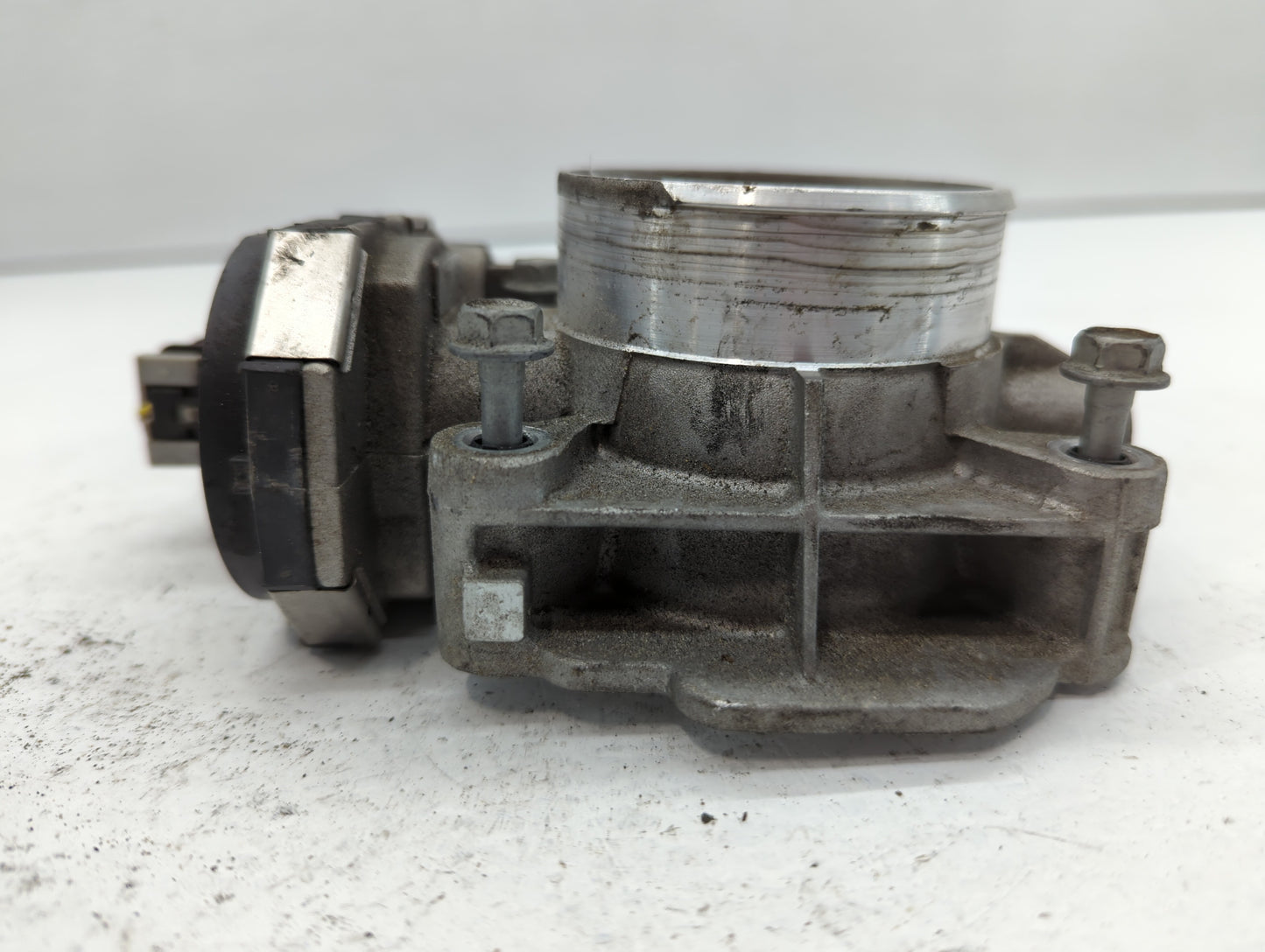 2007-2009 Saturn Aura Throttle Body Fits Fits 2007 2008 2009 2010 2011 2012 OEM Used Auto Parts - Oemusedautoparts1.com