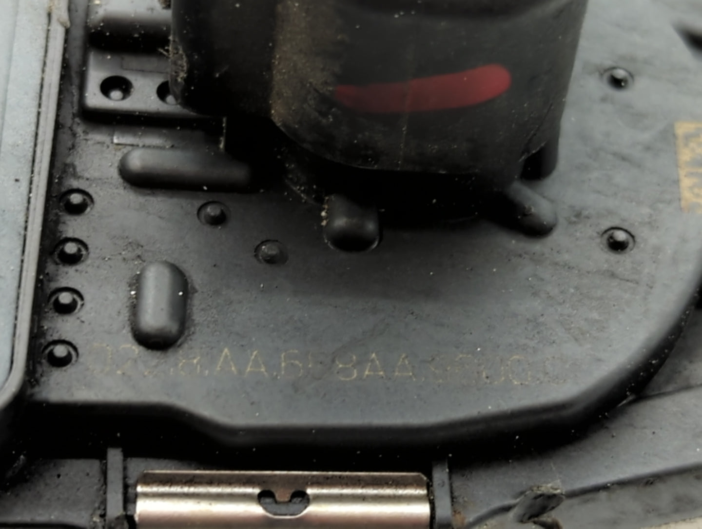 2007-2009 Saturn Aura Throttle Body Fits Fits 2007 2008 2009 2010 2011 2012 OEM Used Auto Parts - Oemusedautoparts1.com