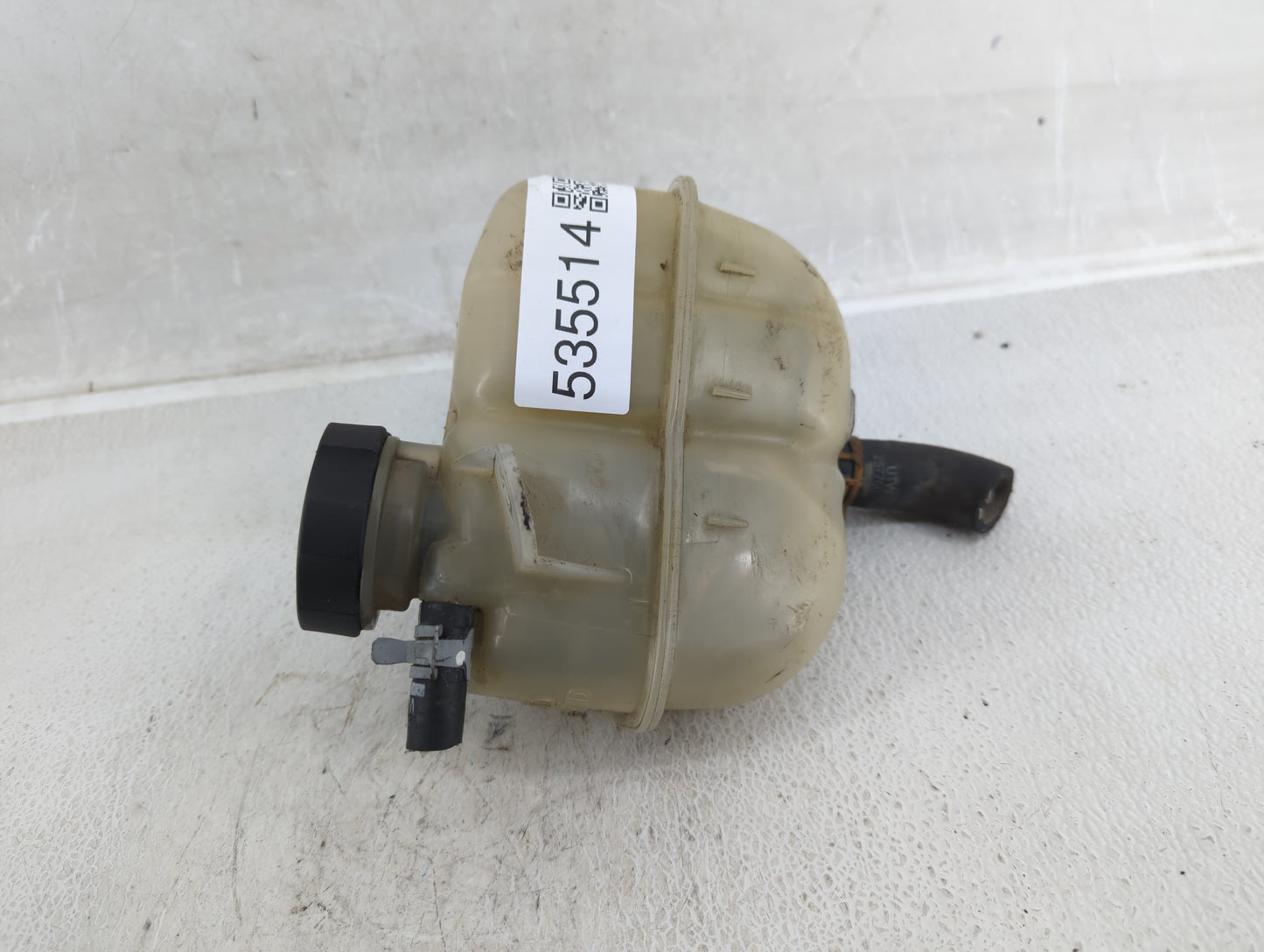2008 Saturn Aura Radiator Coolant Overflow Expansion Tank Bottle 535514 - Oemusedautoparts1.com