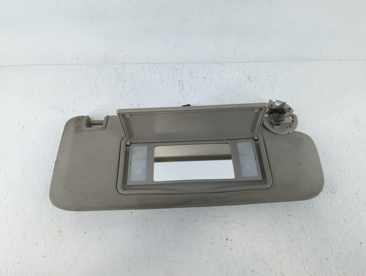 2007-2009 Saturn Aura Sun Visor Shade Replacement Passenger Right Mirror Fits Fits 2007 2008 2009 OEM Used Auto Parts - Oemu