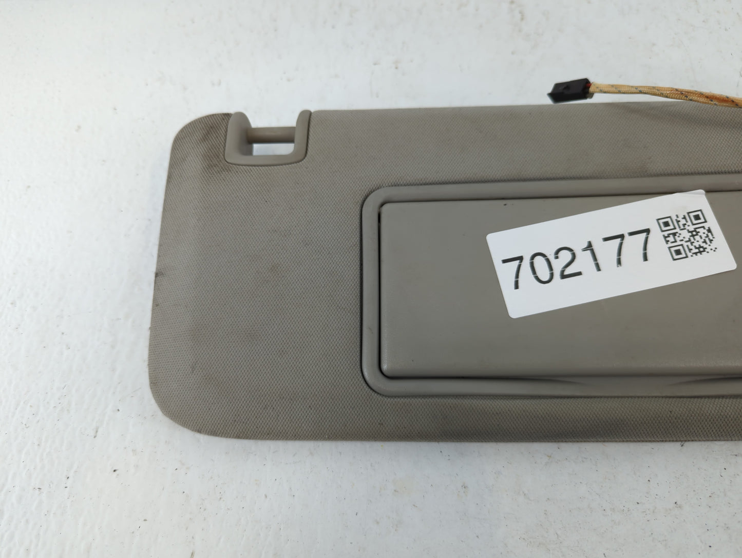 2007-2009 Saturn Aura Sun Visor Shade Replacement Passenger Right Mirror Fits Fits 2007 2008 2009 OEM Used Auto Parts - Oemu
