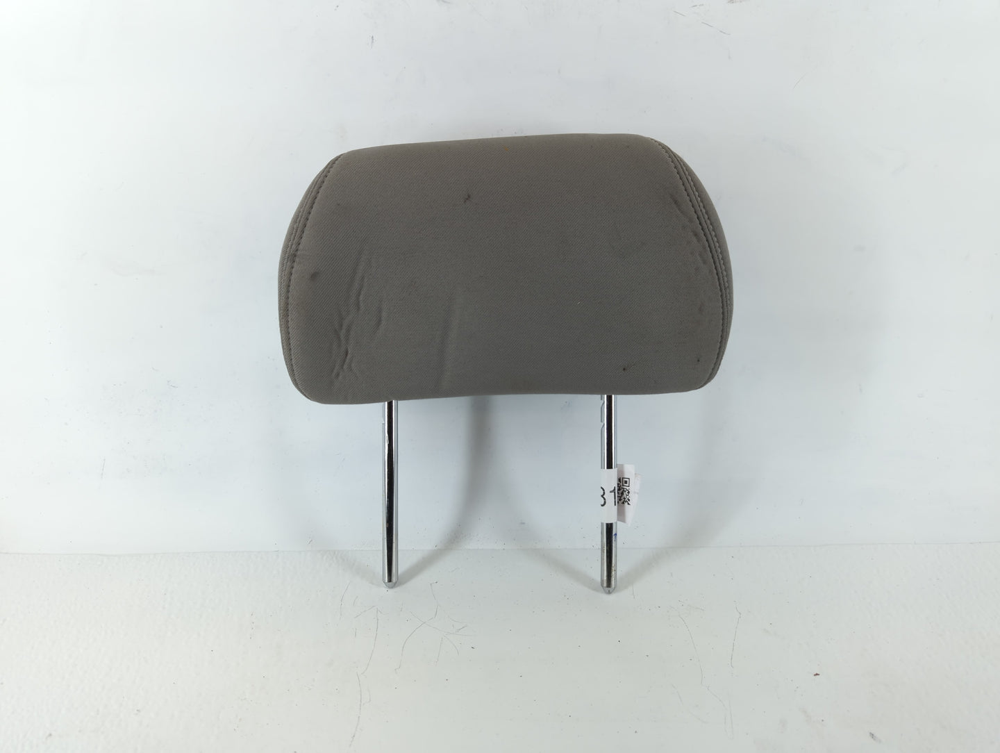 2008-2009 Saturn Aura Headrest Head Rest Rear Seat Fits Fits 2008 2009 OEM Used Auto Parts - Oemusedautoparts1.com