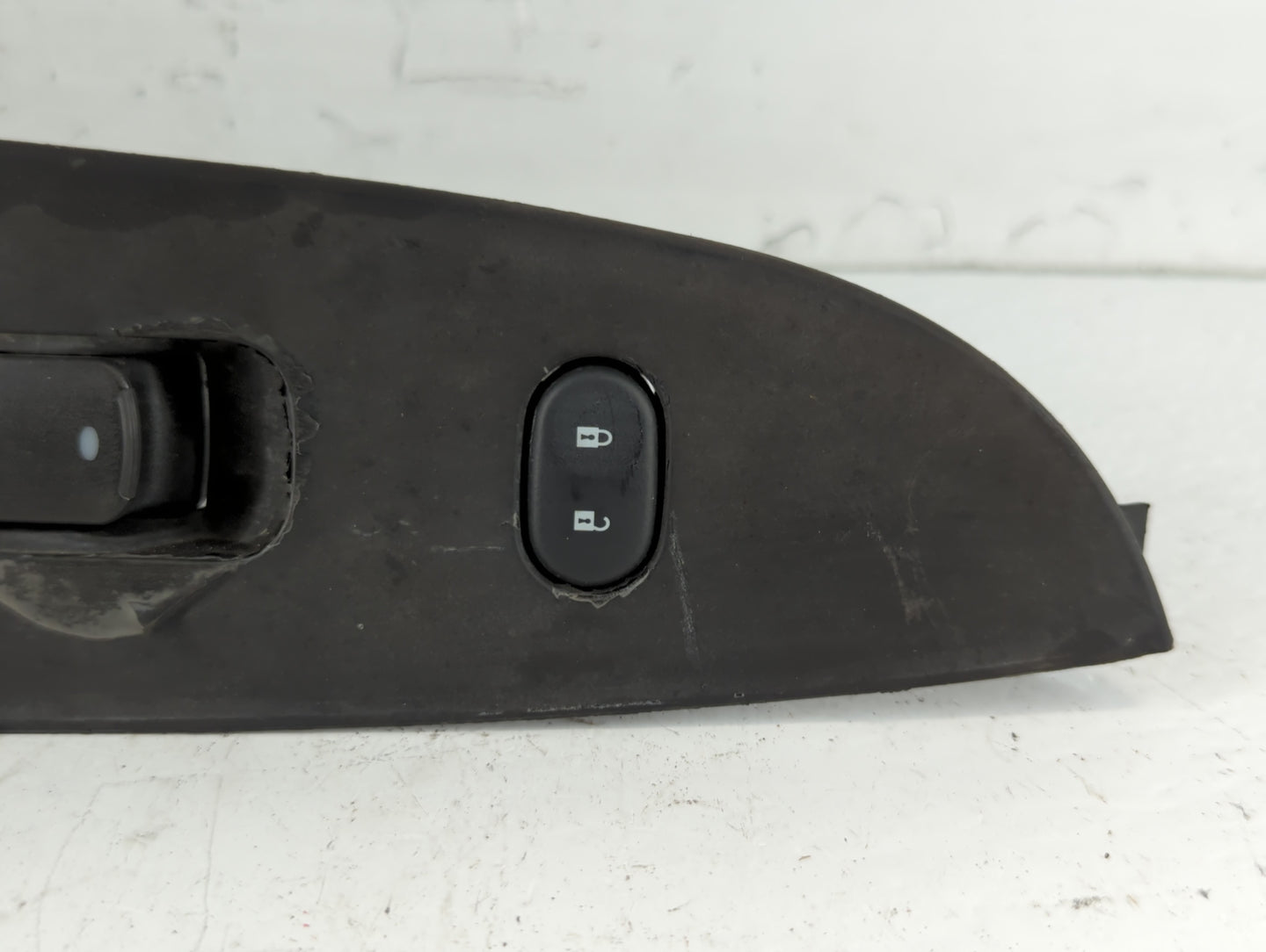 2007-2009 Saturn Aura Master Power Window Switch Replacement Driver Side Left P/N:22627386 Fits Fits 2007 2008 2009 OEM Used