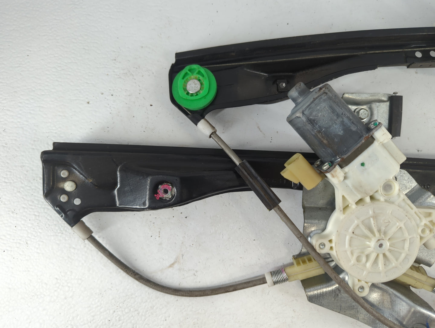 2007-2009 Saturn Aura Used Window Regulator Passenger Front - Oemusedautoparts1.com