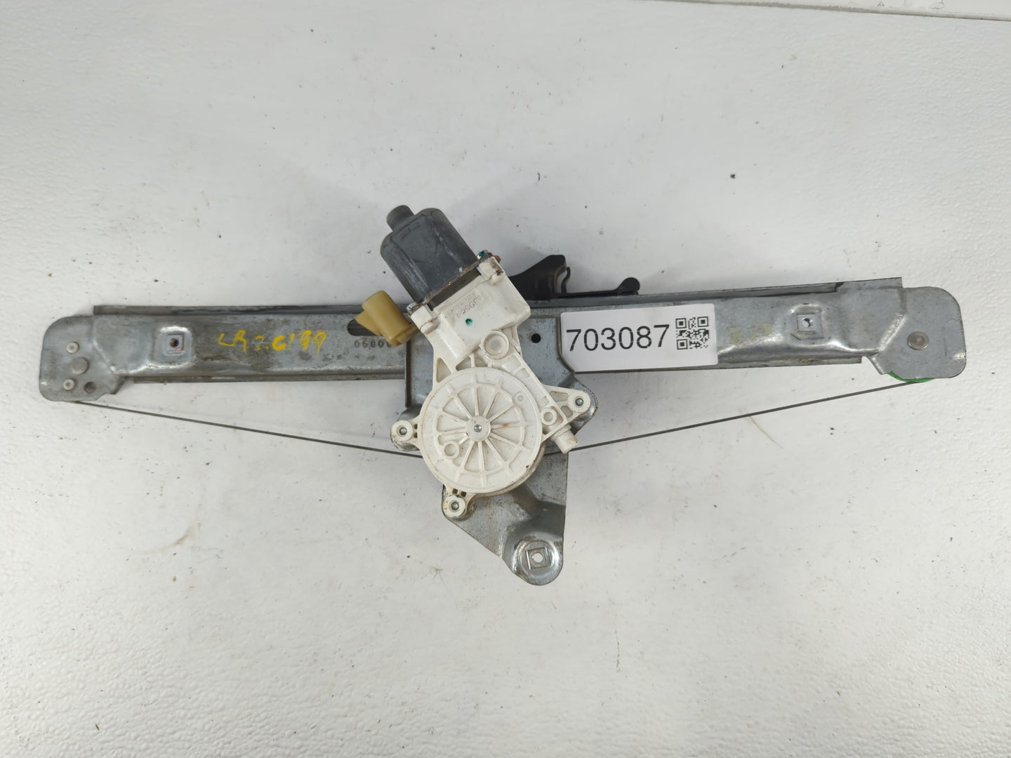 2007-2009 Saturn Aura Driver Left Rear Window Regulator - Oemusedautoparts1.com