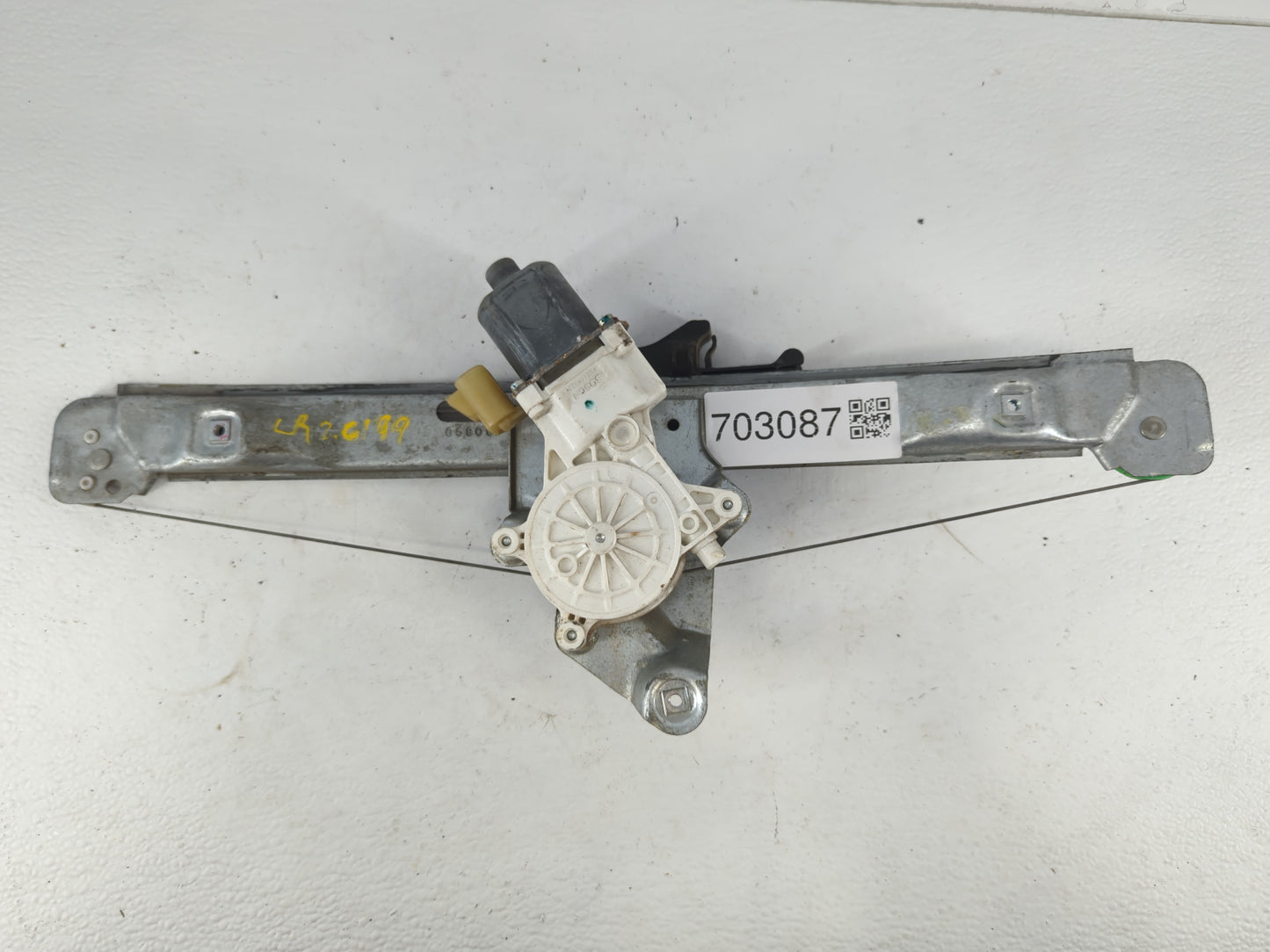 2007-2009 Saturn Aura Driver Left Rear Window Regulator - Oemusedautoparts1.com