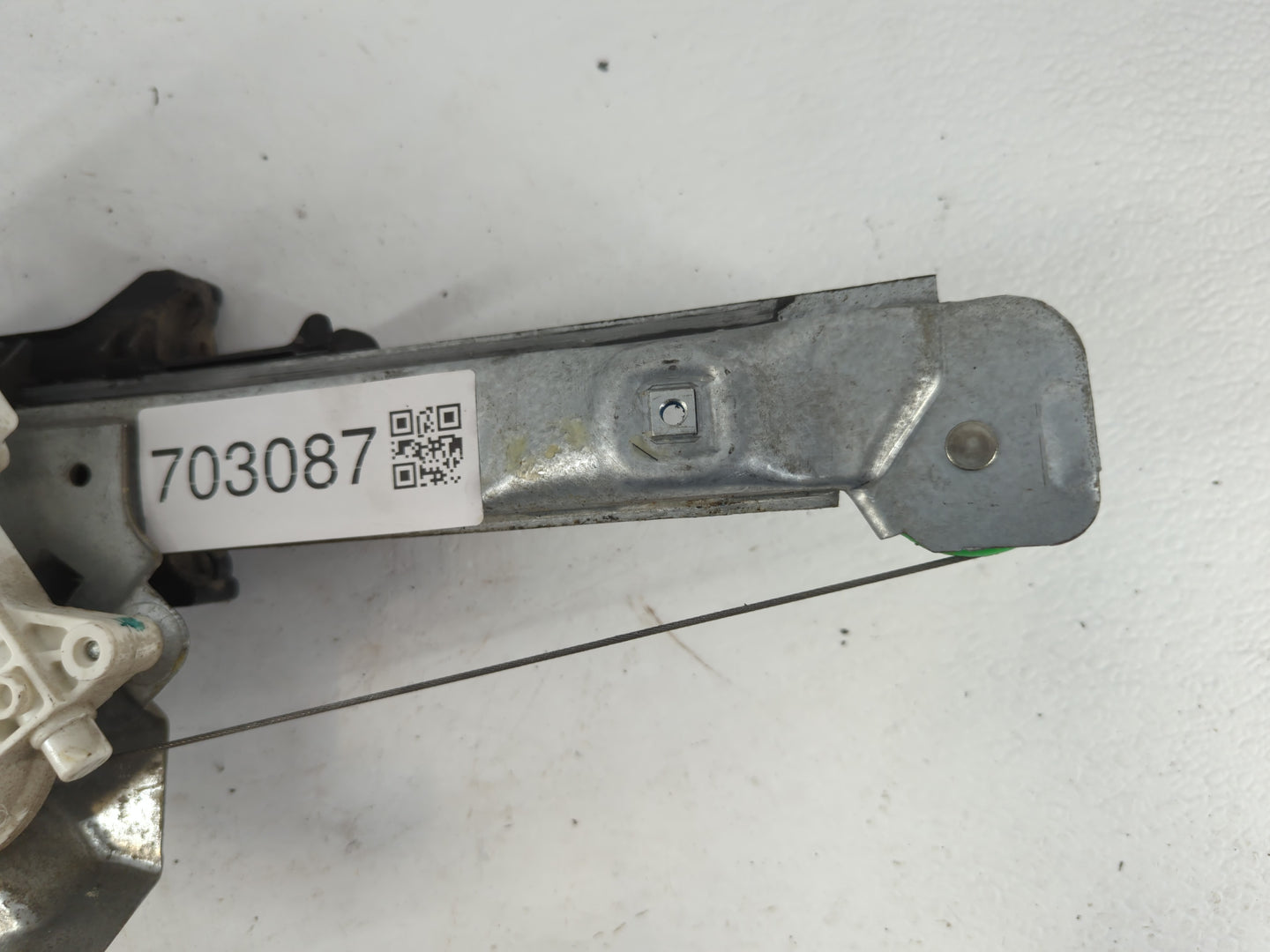 2007-2009 Saturn Aura Driver Left Rear Window Regulator - Oemusedautoparts1.com