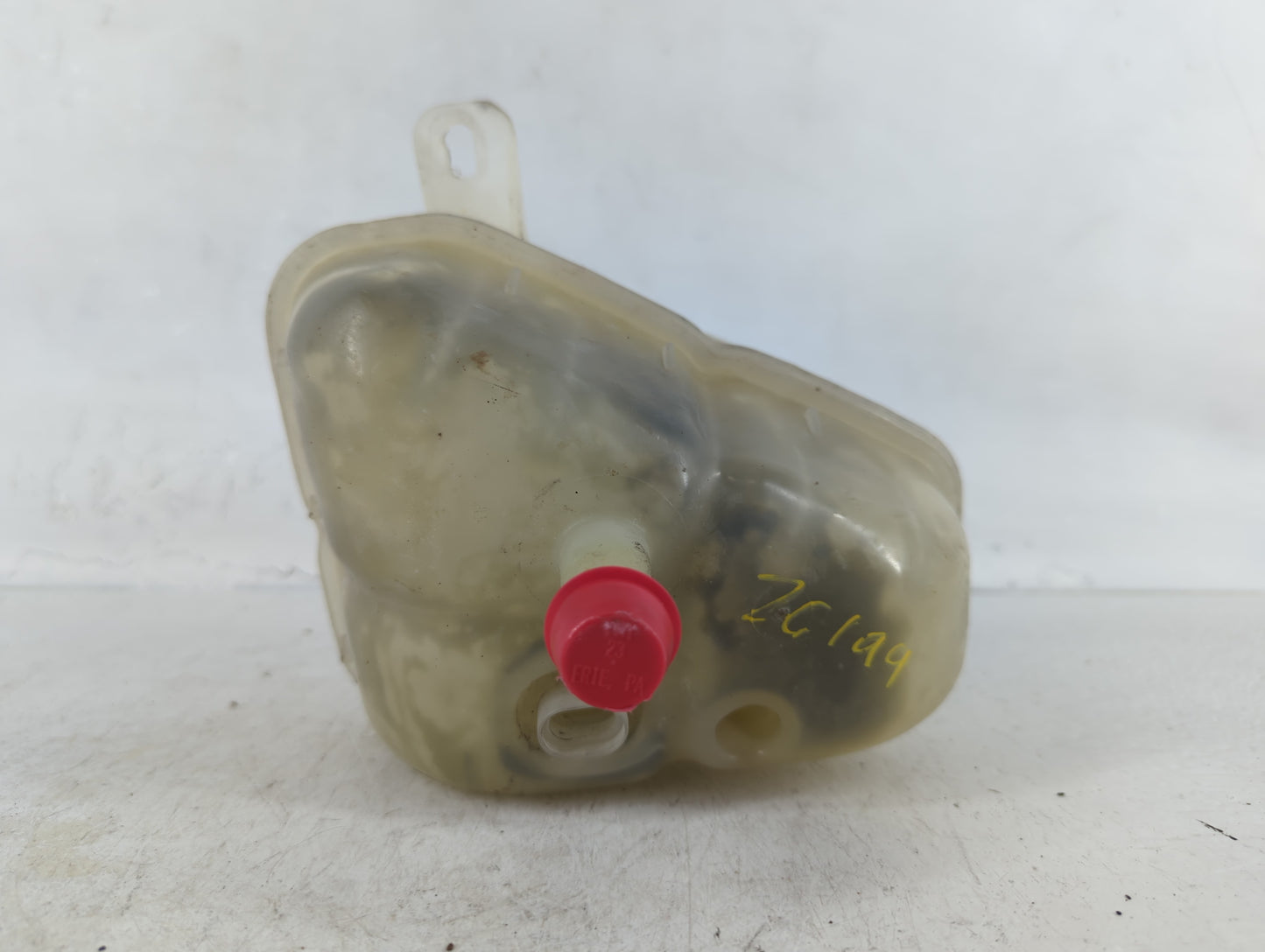 2008 Saturn Aura Radiator Coolant Overflow Expansion Tank Bottle 703233 - Oemusedautoparts1.com