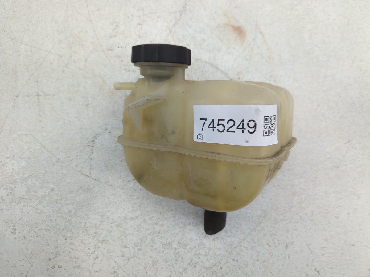 2008 Saturn Aura Radiator Coolant Overflow Expansion Tank Bottle 745249 - Oemusedautoparts1.com
