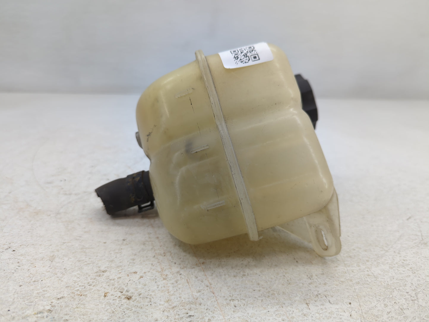 2008 Saturn Aura Radiator Coolant Overflow Expansion Tank Bottle 745249 - Oemusedautoparts1.com