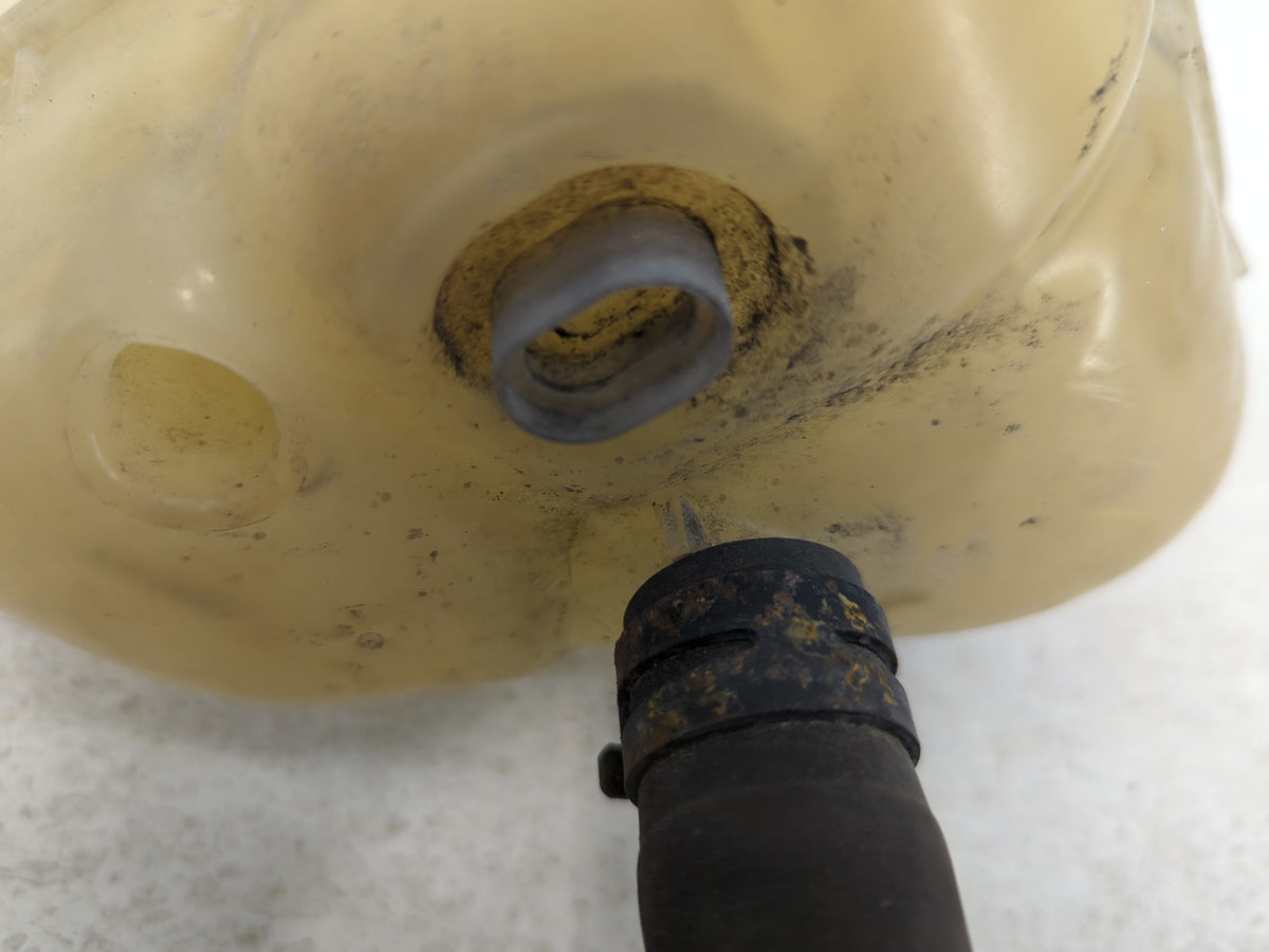 2008 Saturn Aura Radiator Coolant Overflow Expansion Tank Bottle 745249 - Oemusedautoparts1.com