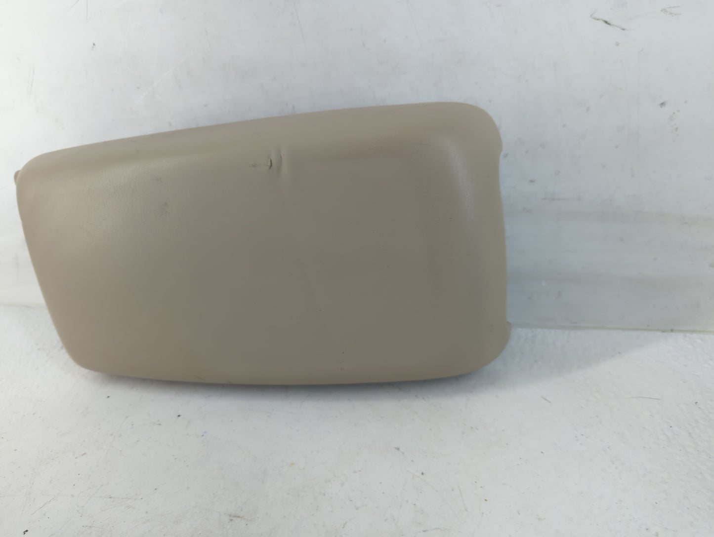 2008 Saturn Aura Center Console Armrest Cover Lid Fits OEM Used Auto Parts - Oemusedautoparts1.com
