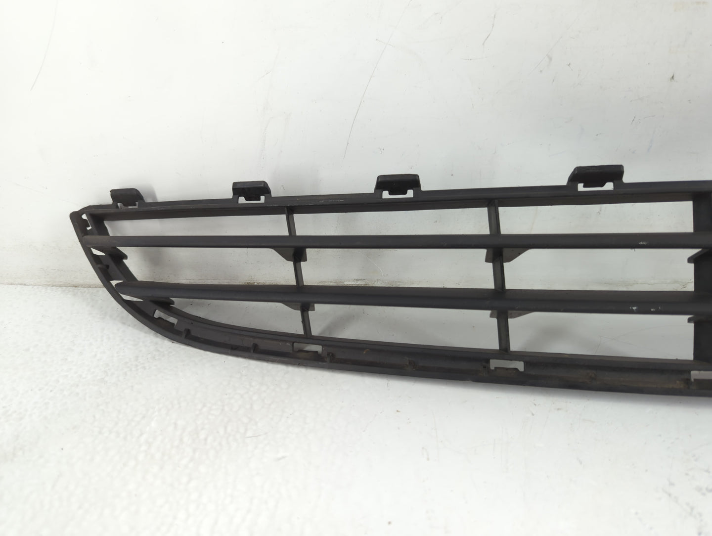 2007-2009 Saturn Aura Front Grille Bumper Not Included - Oemusedautoparts1.com