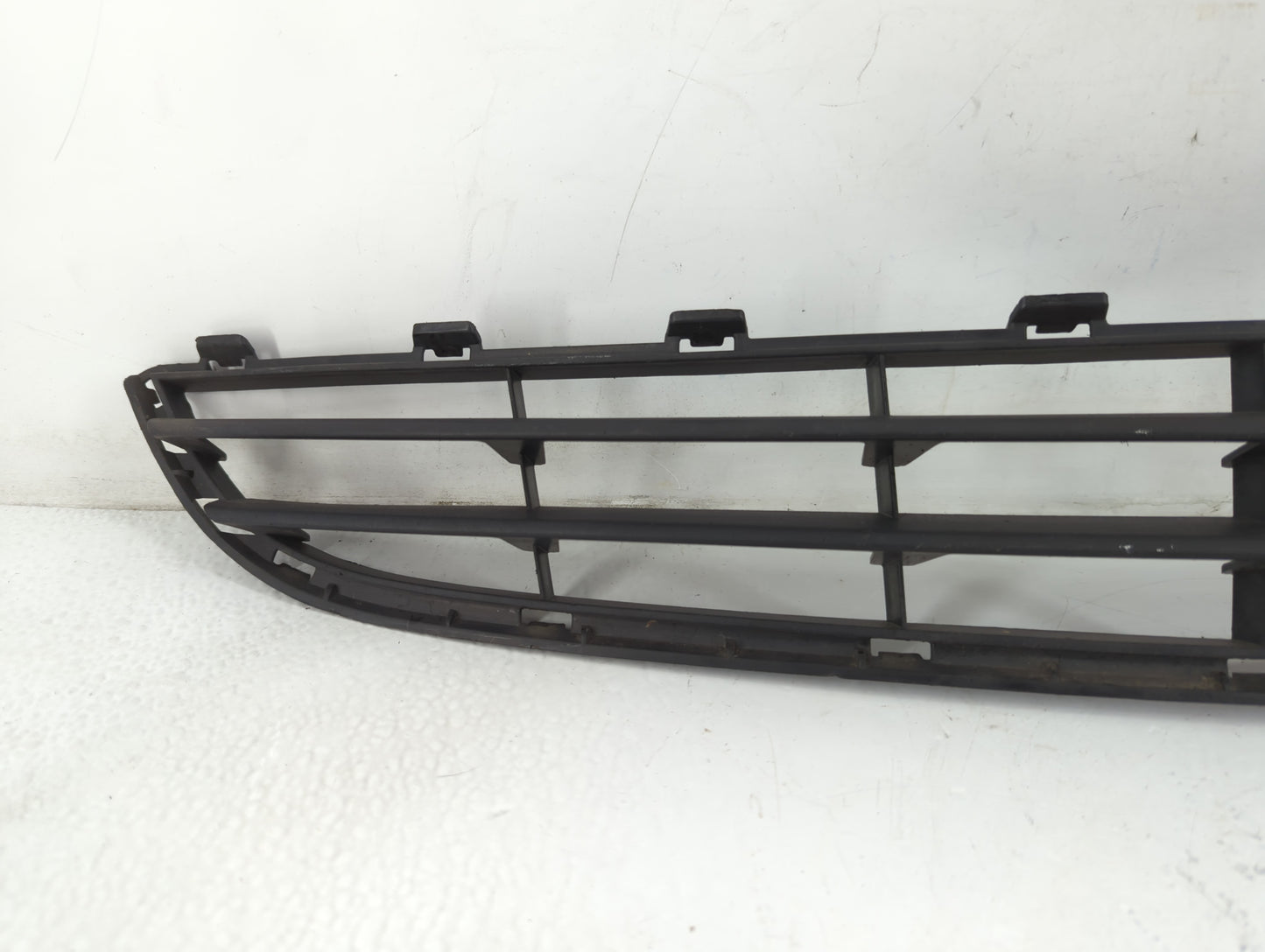 2007-2009 Saturn Aura Front Grille Bumper Not Included - Oemusedautoparts1.com