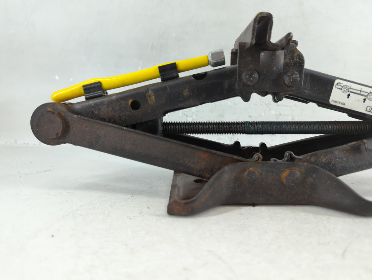 2008 Saturn Aura Spare Scissor Car Jack 791202 - Oemusedautoparts1.com