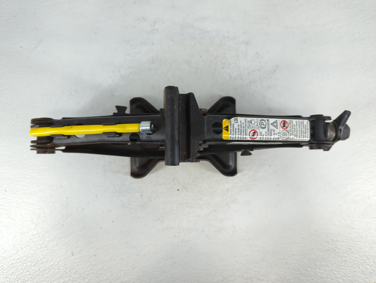 2008 Saturn Aura Spare Scissor Car Jack 791202 - Oemusedautoparts1.com