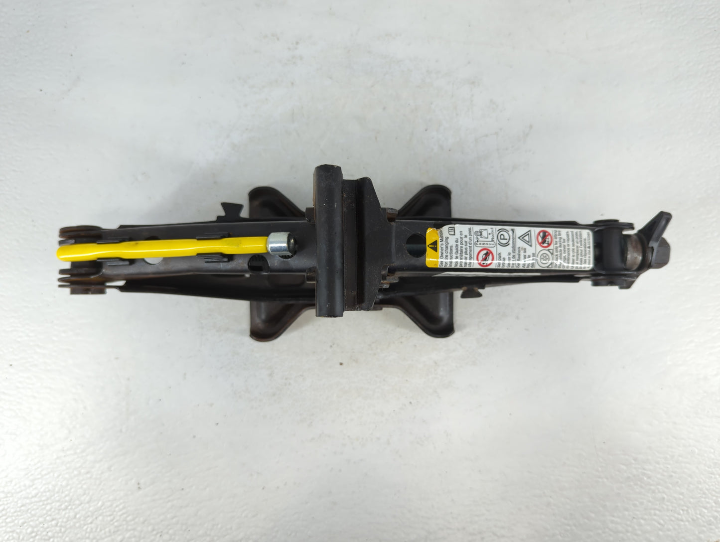 2008 Saturn Aura Spare Scissor Car Jack 791202 - Oemusedautoparts1.com