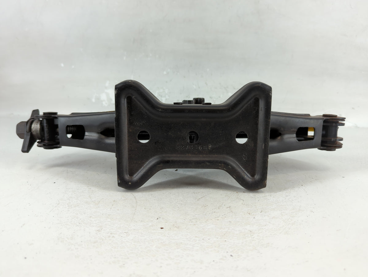 2008 Saturn Aura Spare Scissor Car Jack 791202 - Oemusedautoparts1.com
