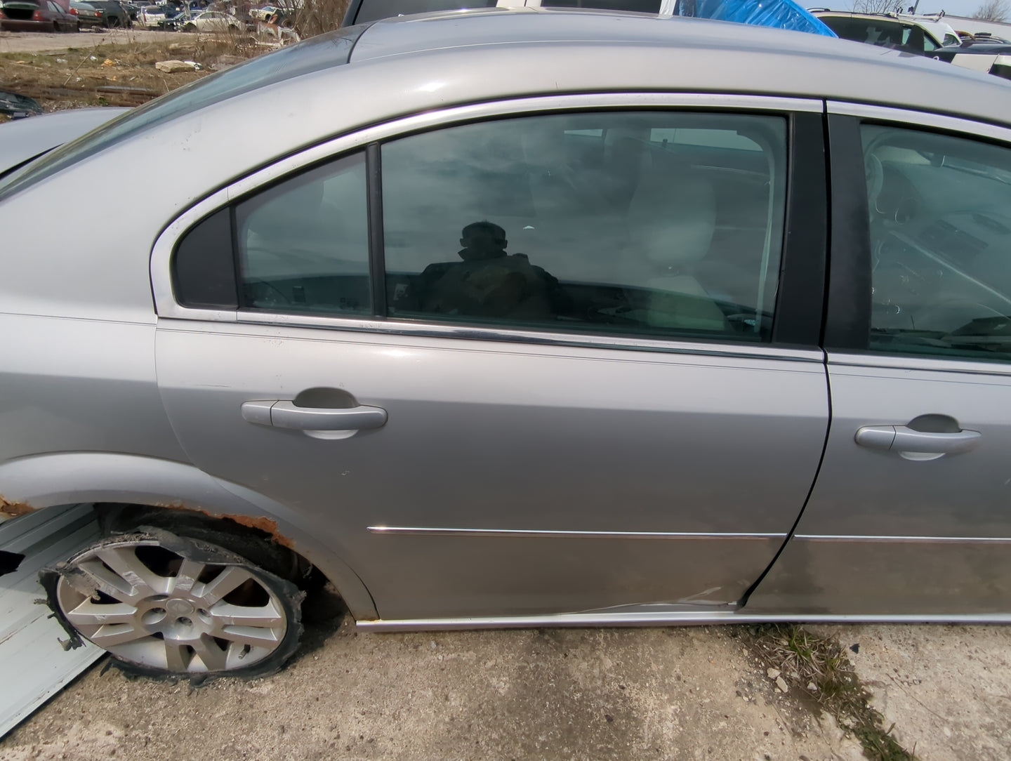 2007-2009 Saturn Aura Passenger Rear Door Oem - Oemusedautoparts1.com