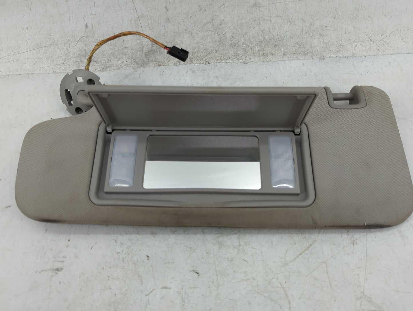 2007-2009 Saturn Aura Sun Visor Shade Replacement Driver Left Mirror Fits Fits 2007 2008 2009 OEM Used Auto Parts - Oemuseda