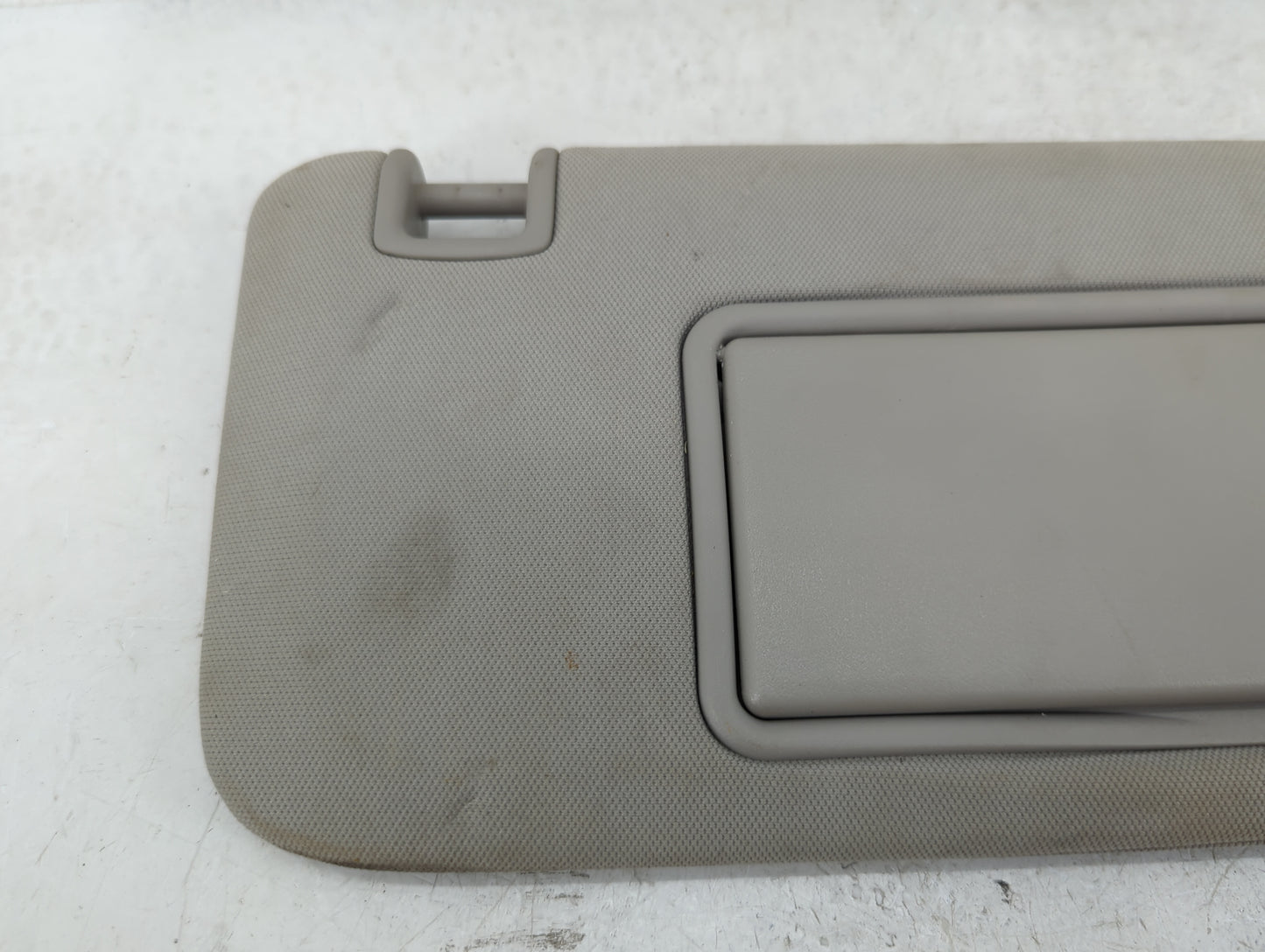 2007-2009 Saturn Aura Sun Visor Shade Replacement Passenger Right Mirror Fits Fits 2007 2008 2009 OEM Used Auto Parts - Oemu