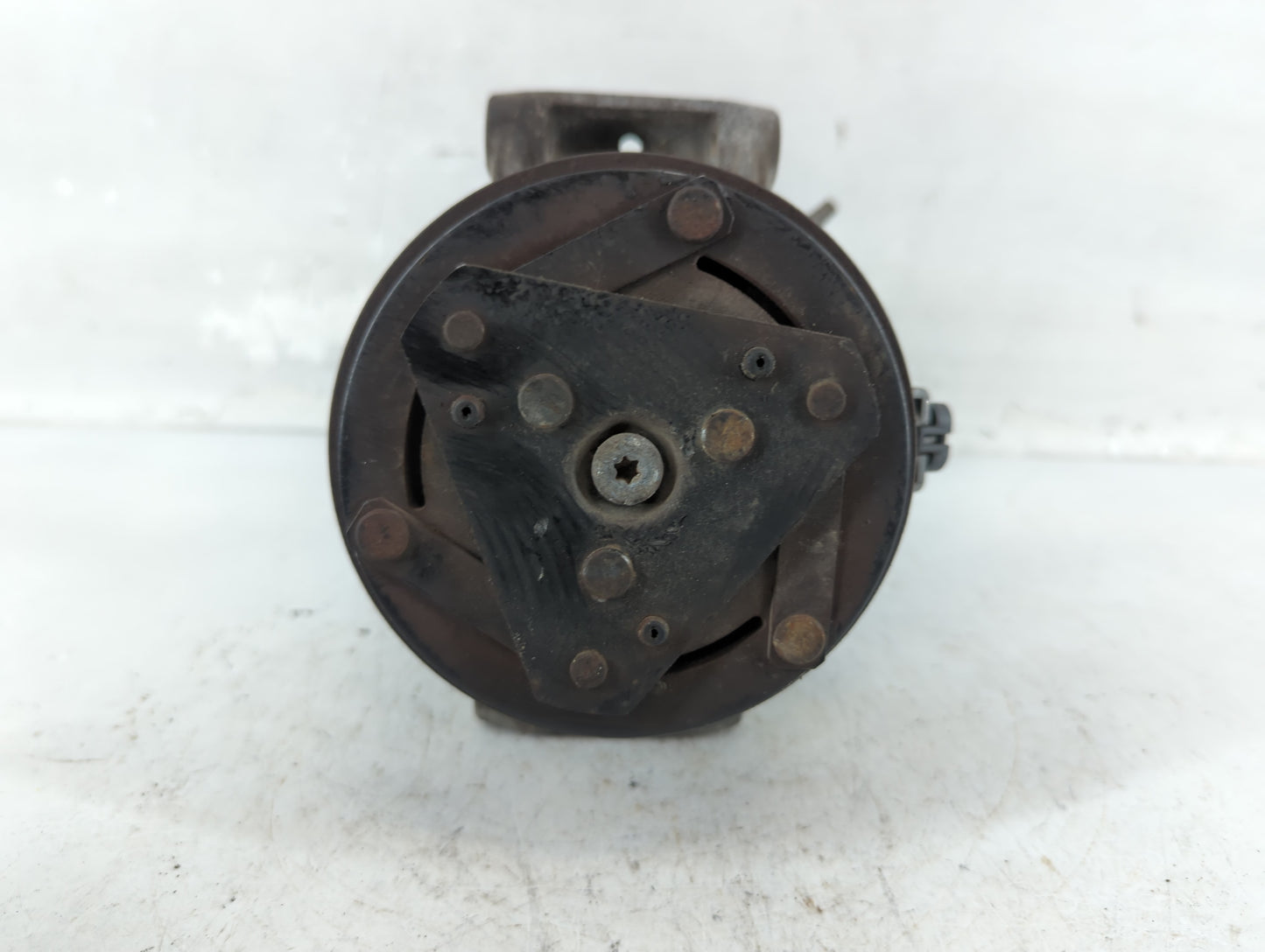 2007-2008 Saturn Aura Air Conditioning A/c Ac Compressor Oem - Oemusedautoparts1.com