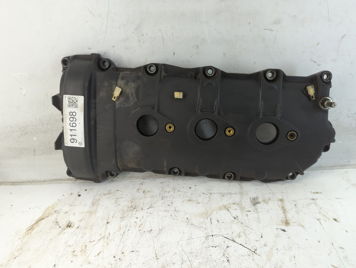 2008 Saturn L100 Driver Left Cylinder Head Valve Cover P/N:12591202 Fits OEM Used Auto Parts - Oemusedautoparts1.com