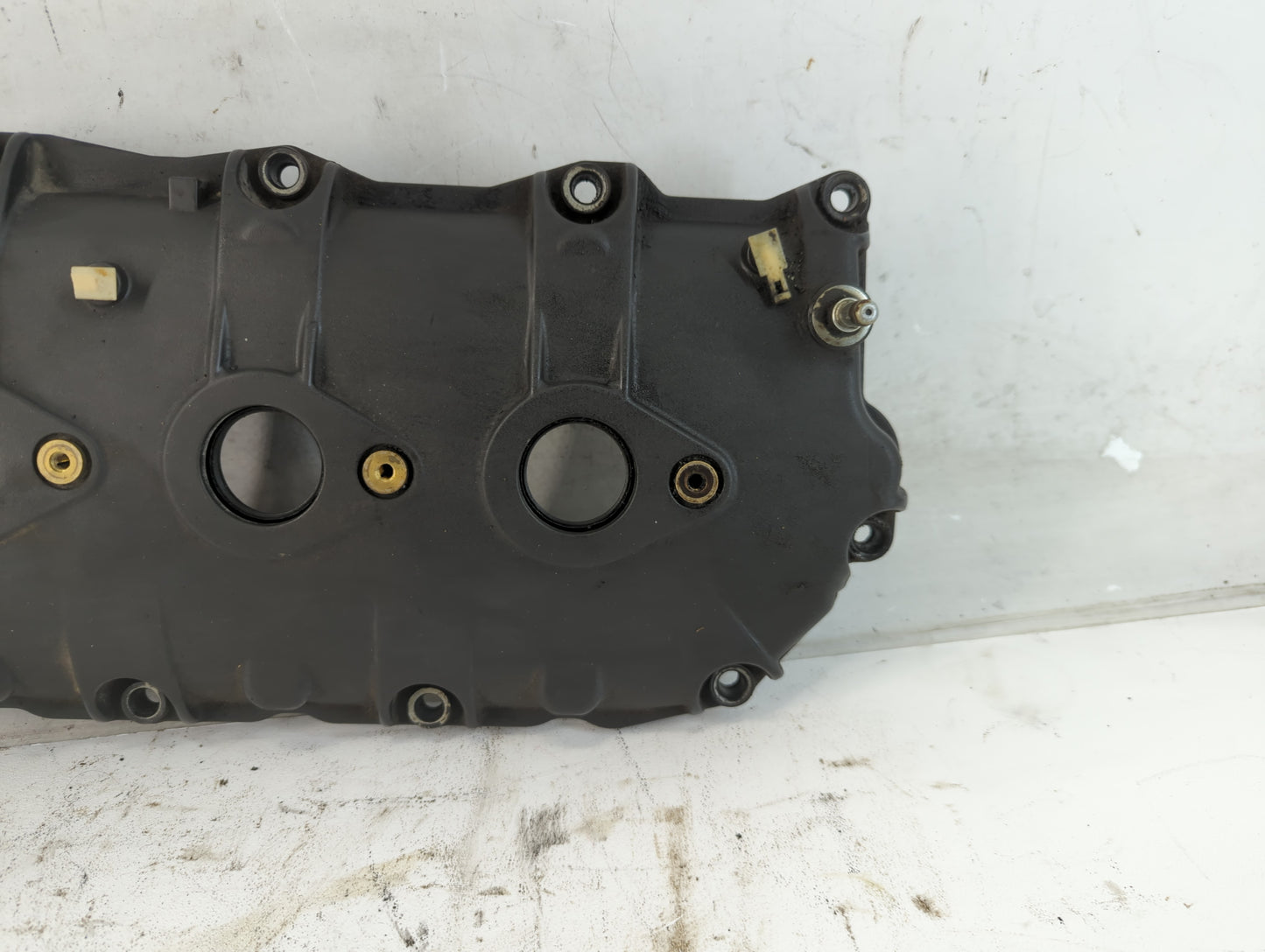 2008 Saturn L100 Driver Left Cylinder Head Valve Cover P/N:12591202 Fits OEM Used Auto Parts - Oemusedautoparts1.com