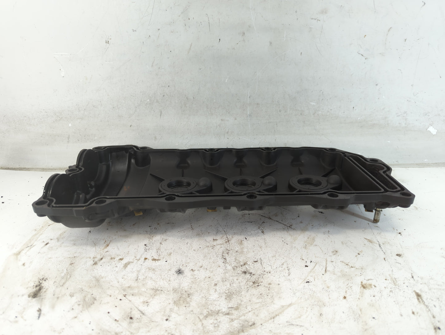2008 Saturn L100 Driver Left Cylinder Head Valve Cover P/N:12591202 Fits OEM Used Auto Parts - Oemusedautoparts1.com