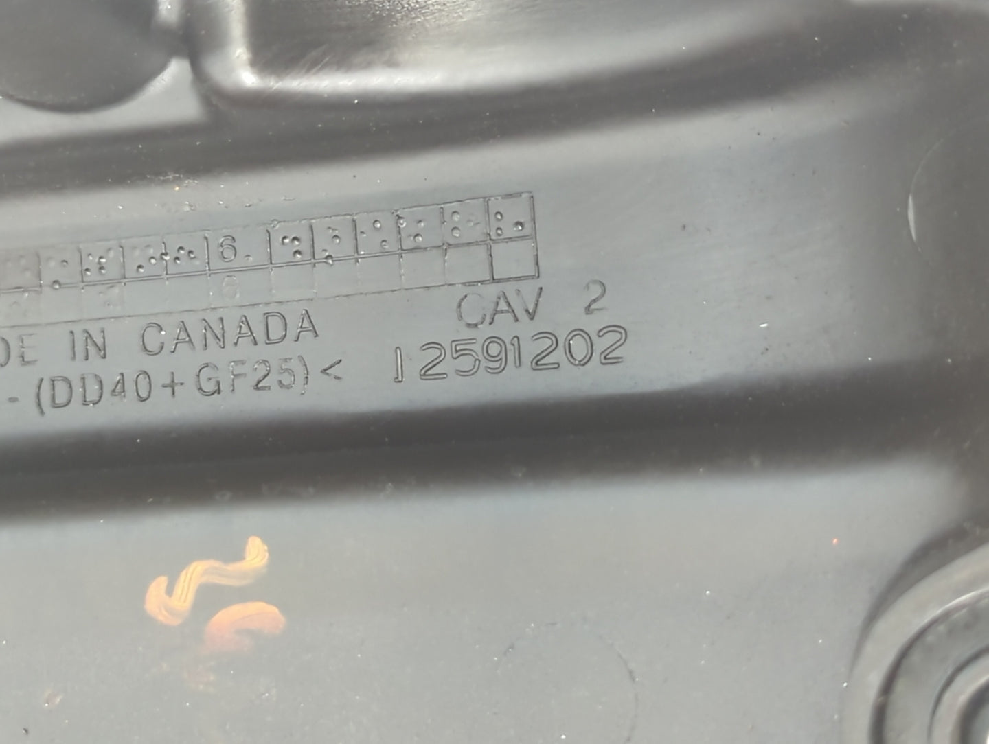 2008 Saturn L100 Driver Left Cylinder Head Valve Cover P/N:12591202 Fits OEM Used Auto Parts - Oemusedautoparts1.com