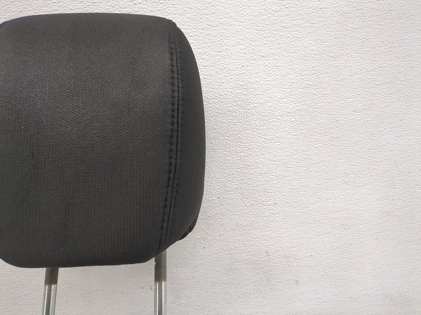 2008 Saturn Outlook Headrest Head Rest Front Driver Passenger Seat Fits OEM Used Auto Parts - Oemusedautoparts1.com