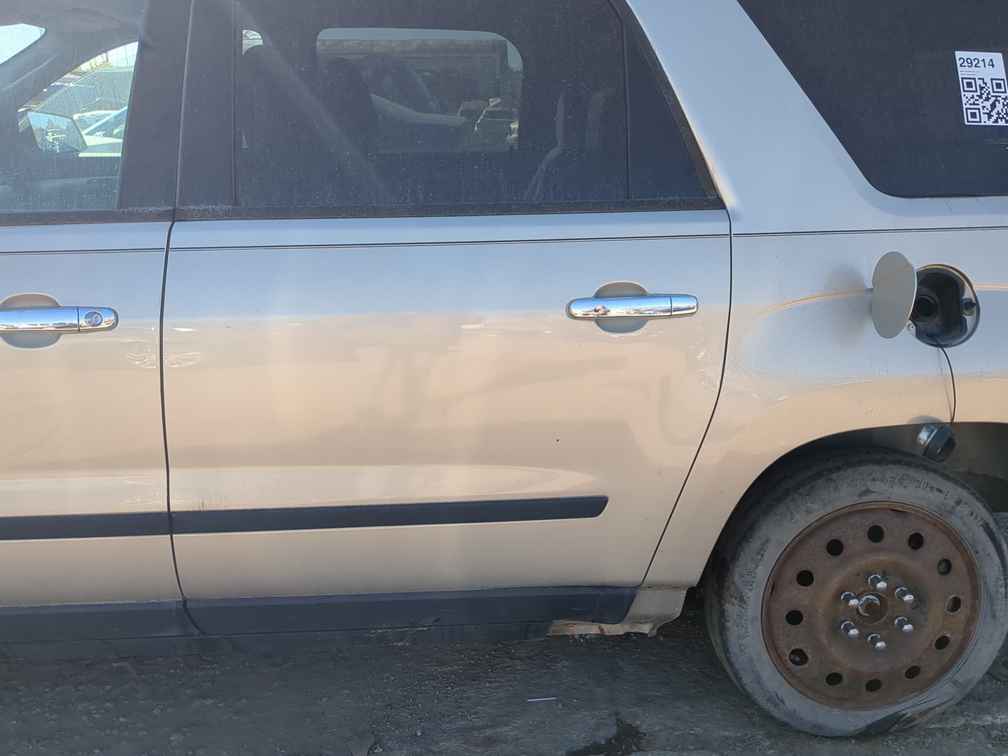 Saturn Outlook Driver Rear Door Oem - Oemusedautoparts1.com