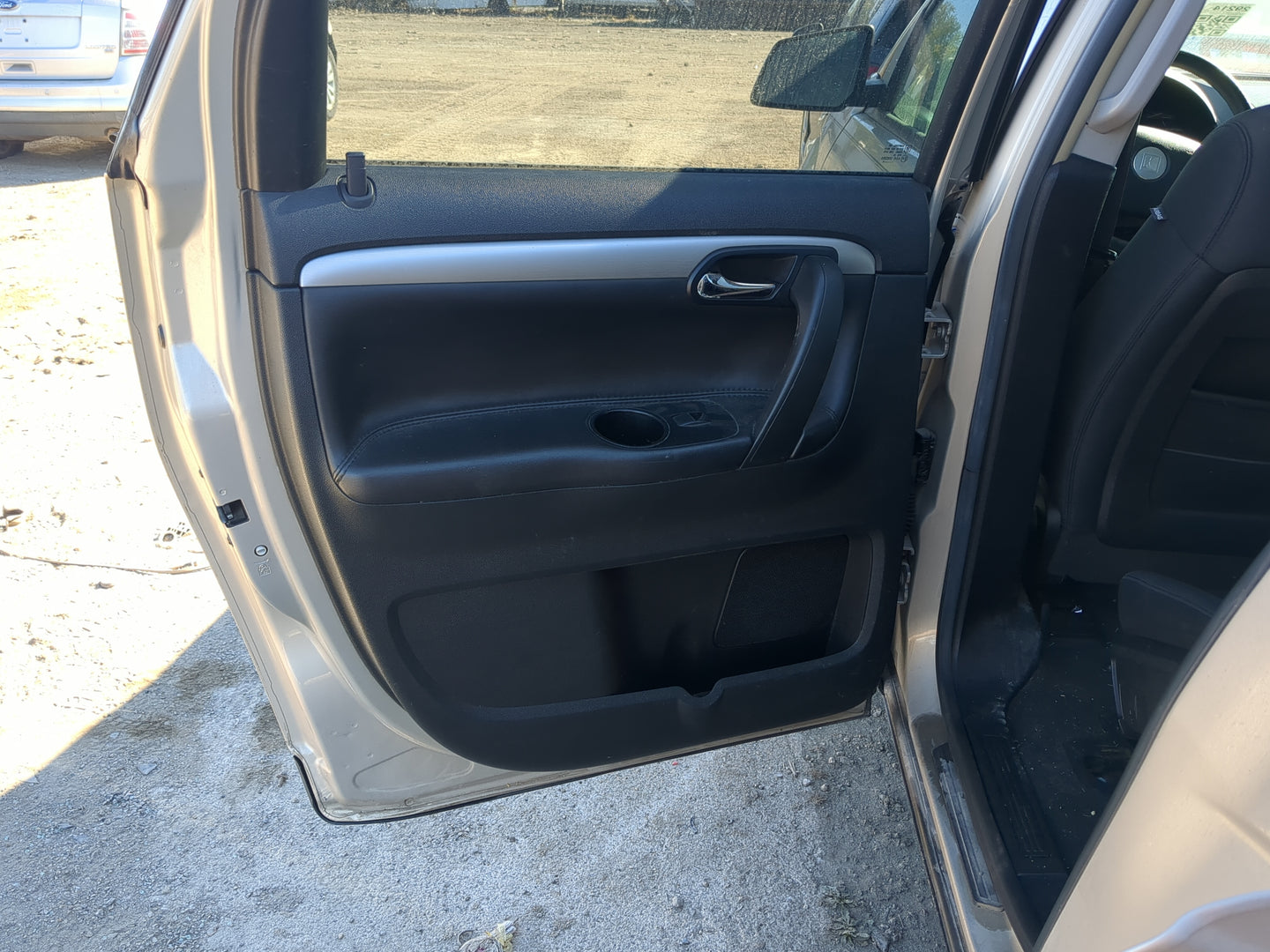 Saturn Outlook Driver Rear Door Oem - Oemusedautoparts1.com