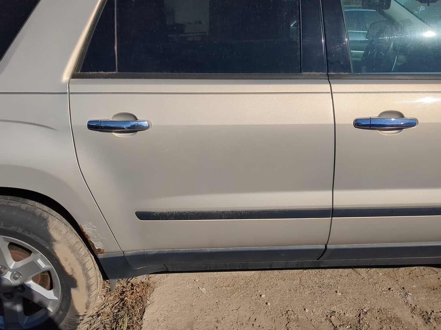 Saturn Outlook Passenger Rear Door Oem - Oemusedautoparts1.com