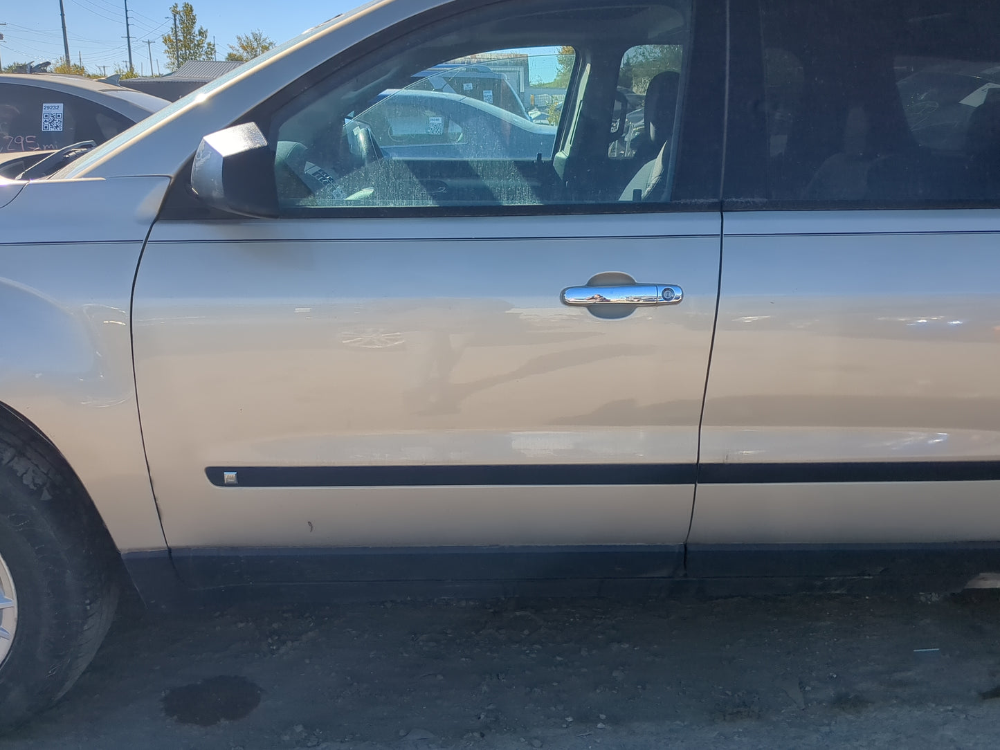 Saturn Outlook Driver Front Door Oem - Oemusedautoparts1.com