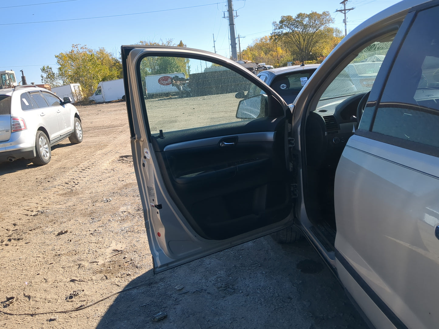 Saturn Outlook Driver Front Door Oem - Oemusedautoparts1.com