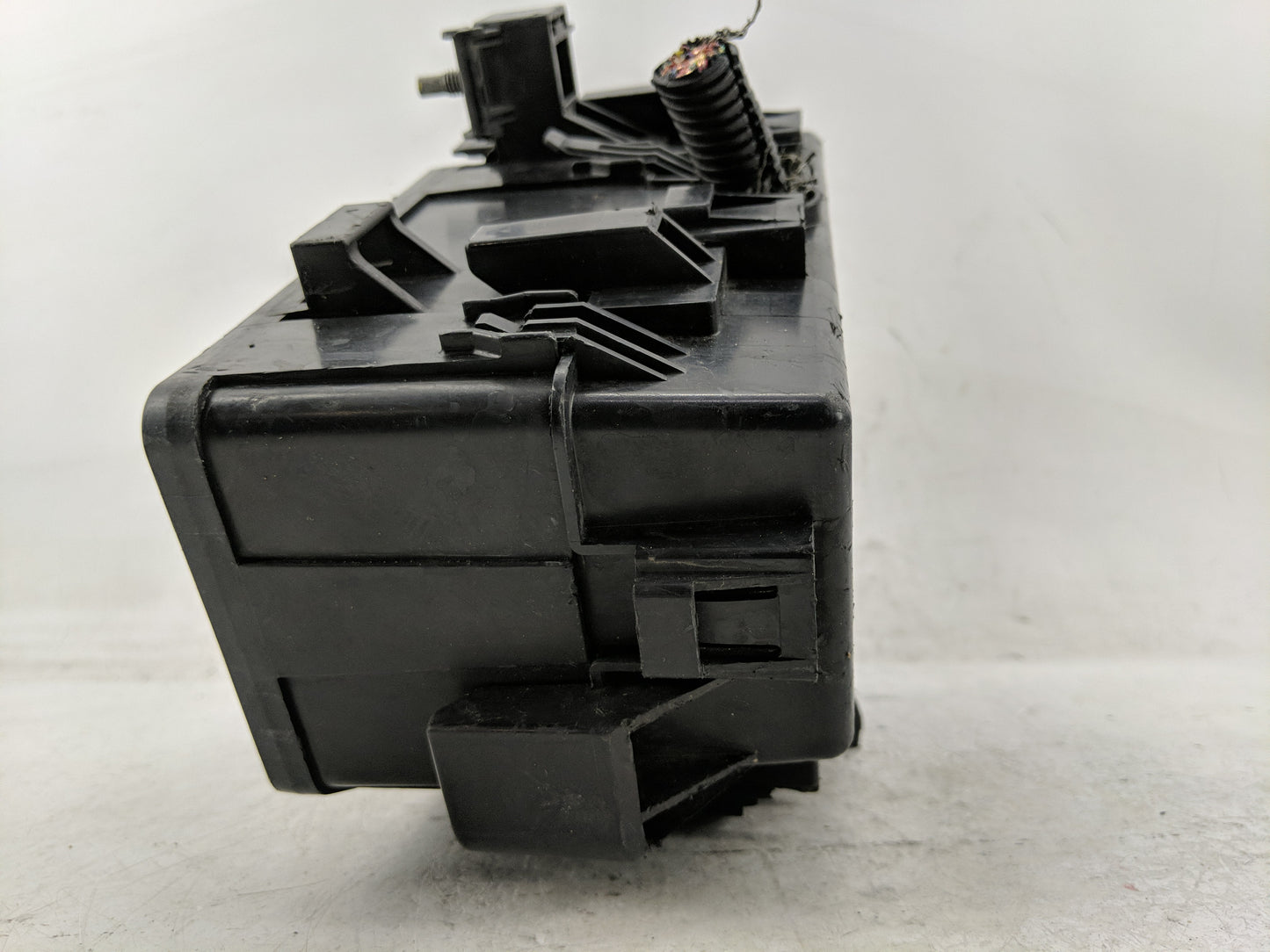 2008 Saturn Outlook Fusebox Fuse Box Panel Relay Module P/N:15921722 Fits OEM Used Auto Parts - Oemusedautoparts1.com