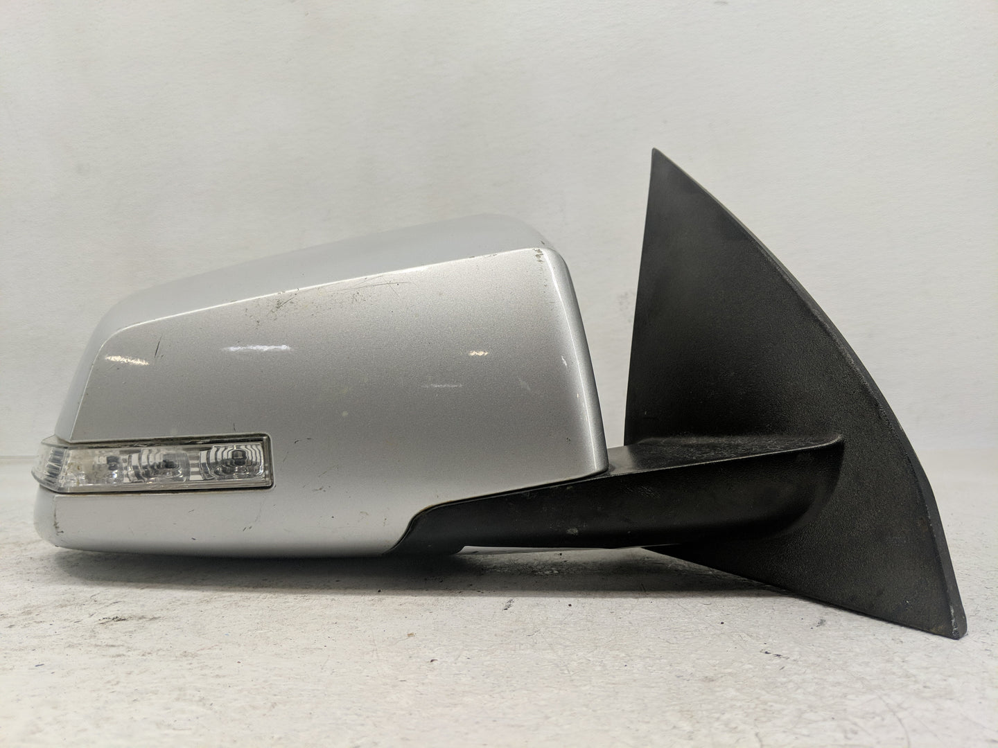 2008 Saturn Outlook Side Mirror Replacement Passenger Right View Door Mirror Fits OEM Used Auto Parts - Oemusedautoparts1.co